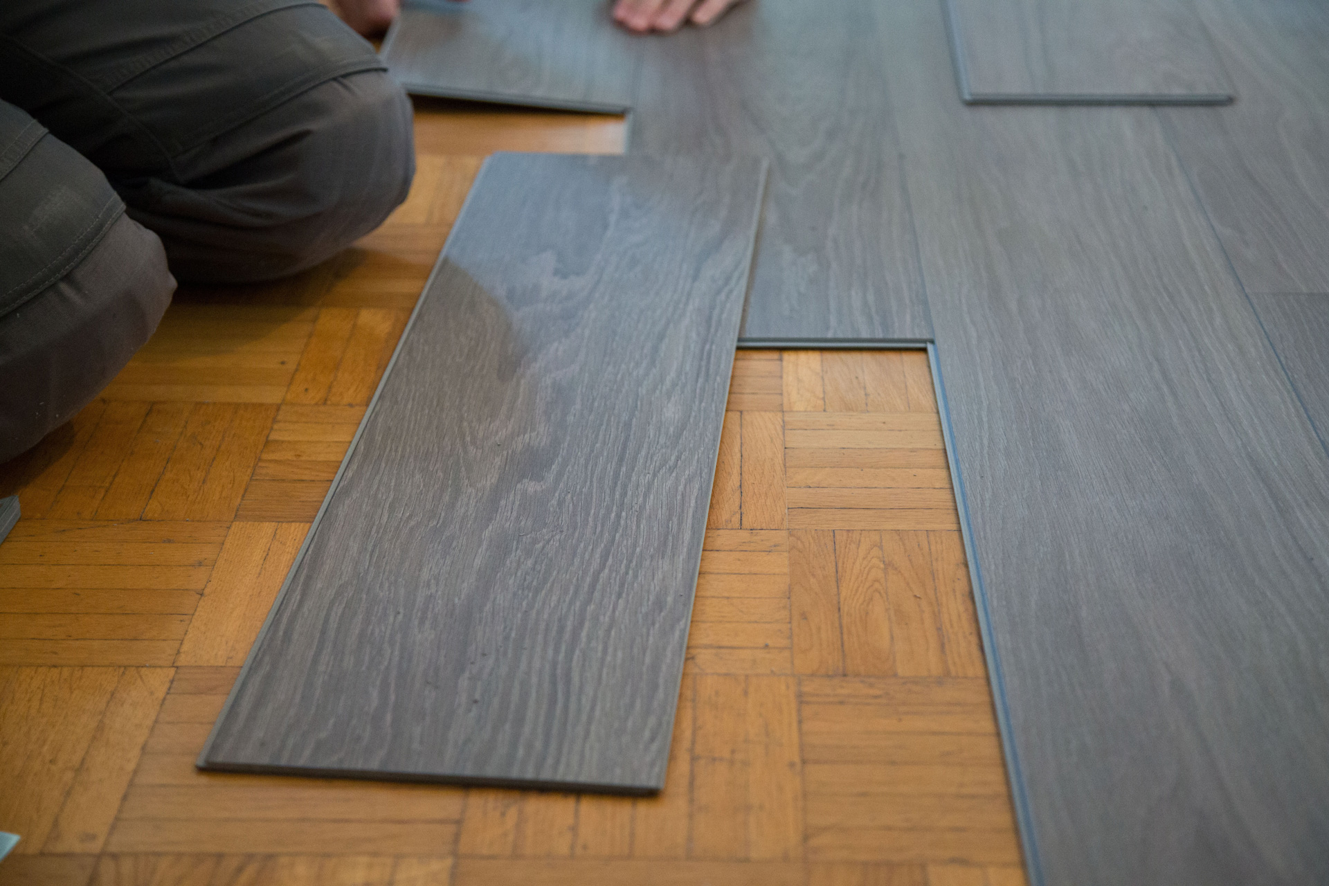 vinyl vs laminate flooring