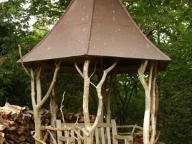 Wooden gazebo with your own hands
