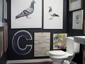 Humorous motifs in the design of the bathroom