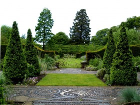 Interesting design of the French garden