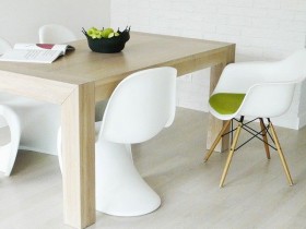 Dining room in a minimalist style