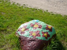 Прыклад размаляванага каменя для саду