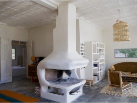 Fireplace design in Moroccan style