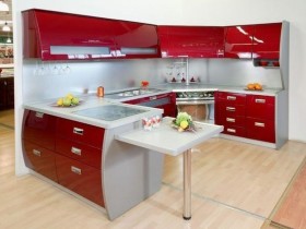 Современный дизайн красно-белой кухни