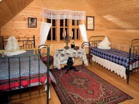 Спальня для двоих в русском стиле