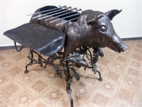 Forged brazier in the form of a pig