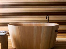 Дерев'яна ванна