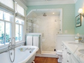 Интерьер белой ванной комнаты