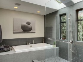 Большая ванная комната в стиле хай-тек