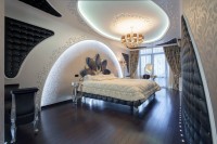 Современная спальня с декоративной подсветкой