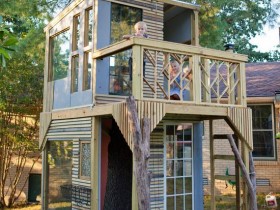 Двухэтажный детский домик