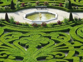 Роскошный французский сад