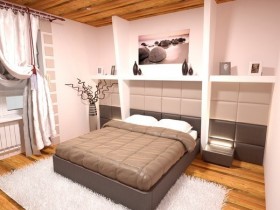 Белая спальня с деревянной отделкой пола и потолка
