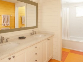 Ванная комната оранжевого цвета