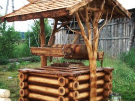 Креативный деревянный колодец