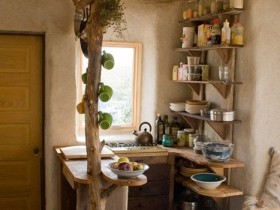 Маленькая кухня под дерево в кантри стиле