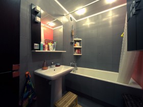 Темно-серая ванная комната