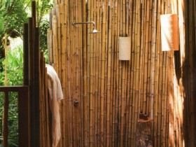 Летний душ из бамбука