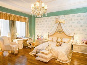 Элегантная спальня рококо
