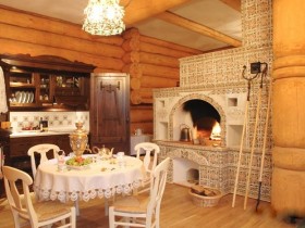 Традиционная русская кухня с печью на дровах