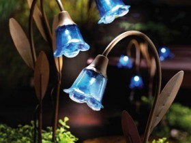 Садовые светильники в виде цветов
