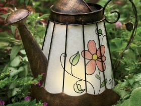 Садовый светильник из чайника