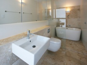 Интерьер совмещенной ванной комнаты