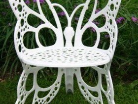 Садовый стул в виде бабочки