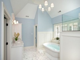 Интерьер светлой ванной комнаты