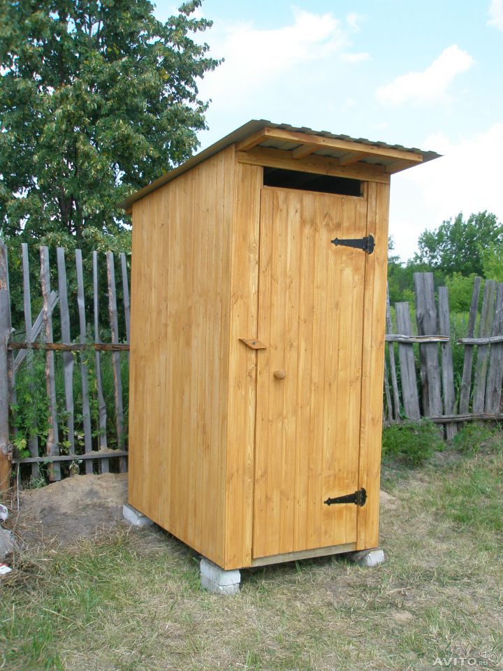 Как самой сделать туалет на даче. Туалет для дачи. Туалет дачный. Деревянный туалет. Туалет уличный деревянный.
