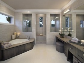 Просторная ванная комната современного стиля