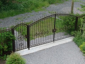 Ворота из металлических прутьев